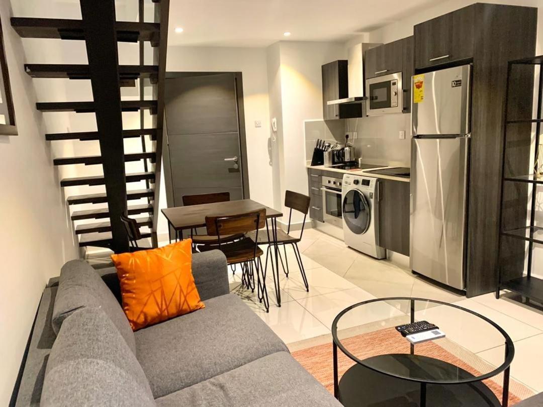 One Bedroom Apartment At A Embassy Gardens Cantonments アクラ エクステリア 写真