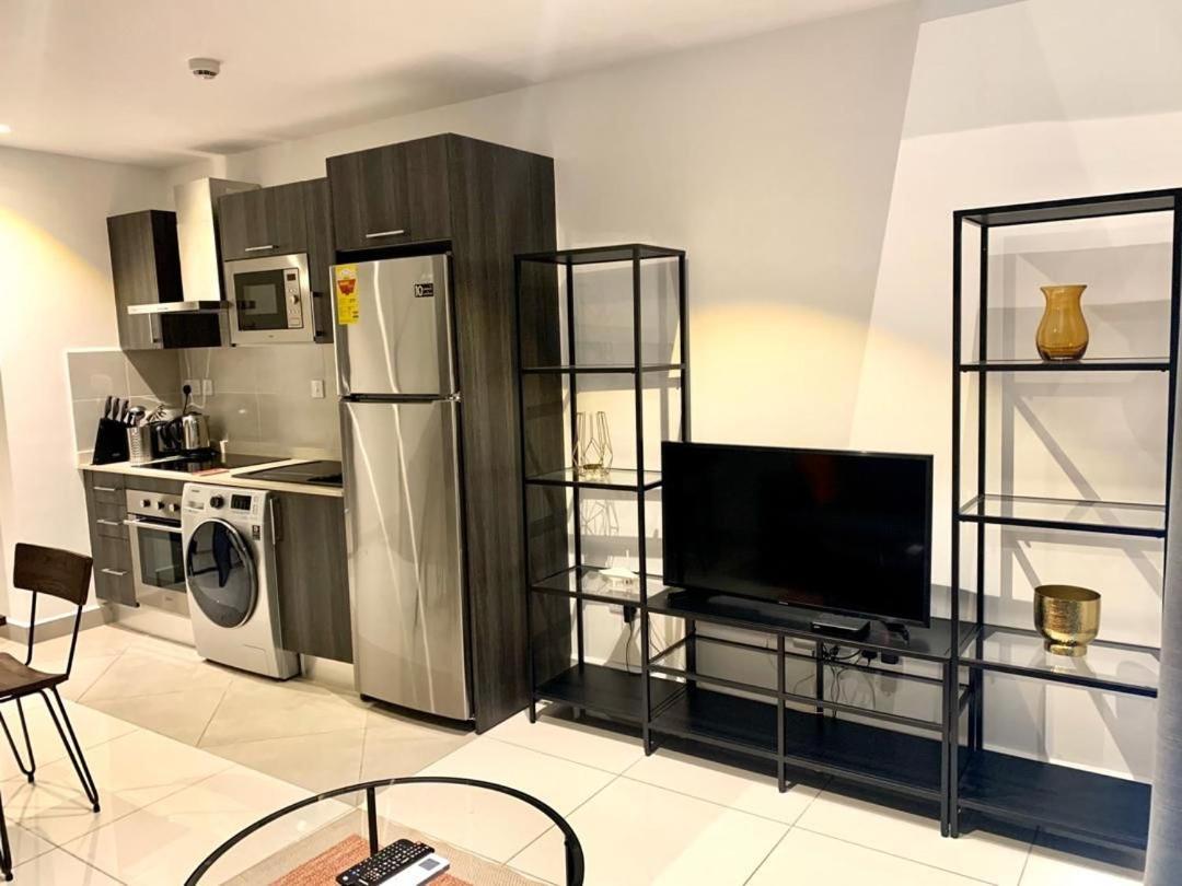 One Bedroom Apartment At A Embassy Gardens Cantonments アクラ エクステリア 写真