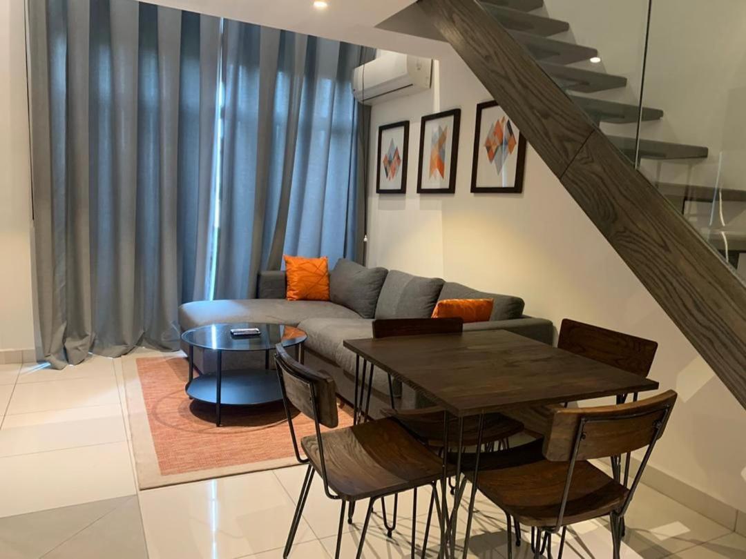 One Bedroom Apartment At A Embassy Gardens Cantonments アクラ エクステリア 写真