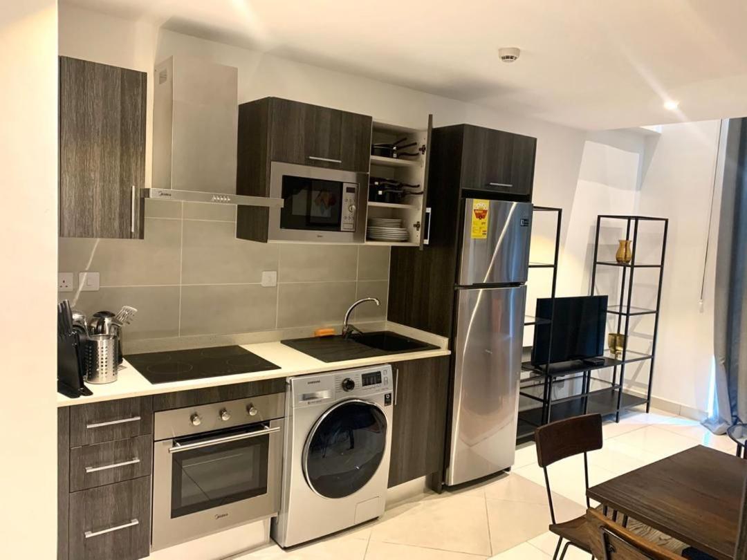 One Bedroom Apartment At A Embassy Gardens Cantonments アクラ エクステリア 写真