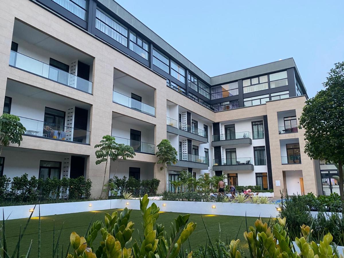 One Bedroom Apartment At A Embassy Gardens Cantonments アクラ エクステリア 写真