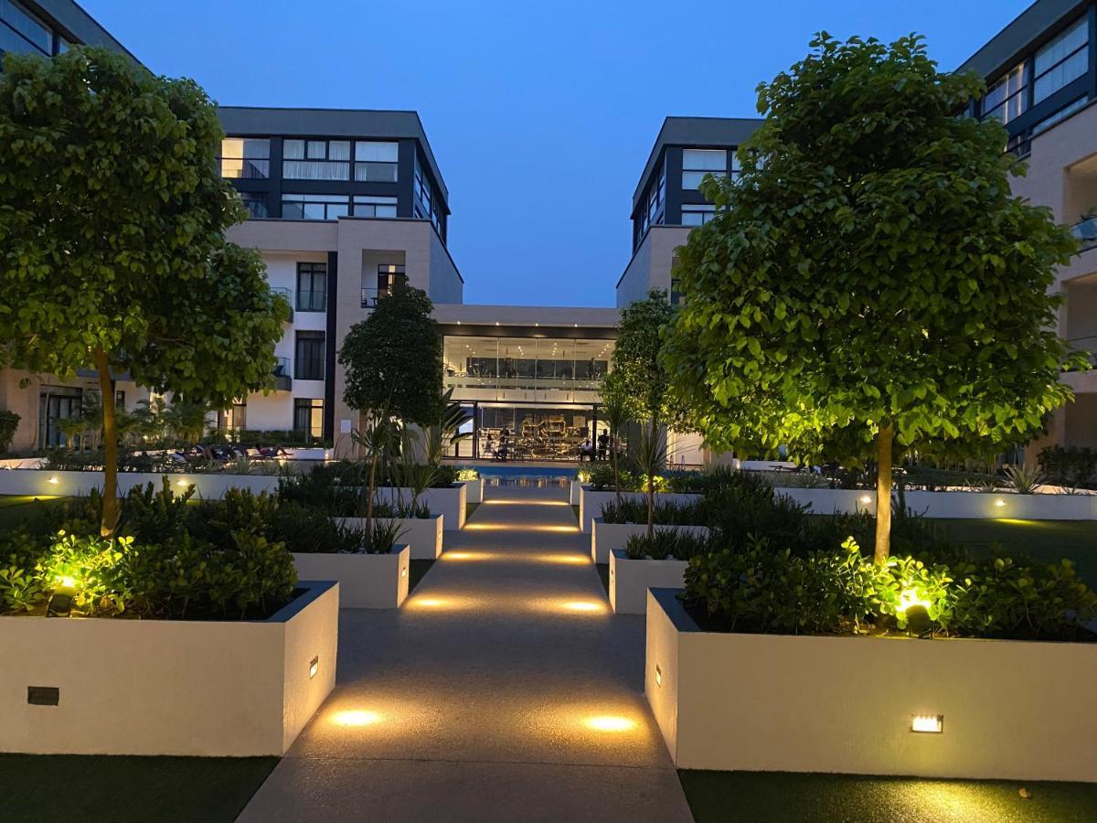 One Bedroom Apartment At A Embassy Gardens Cantonments アクラ エクステリア 写真