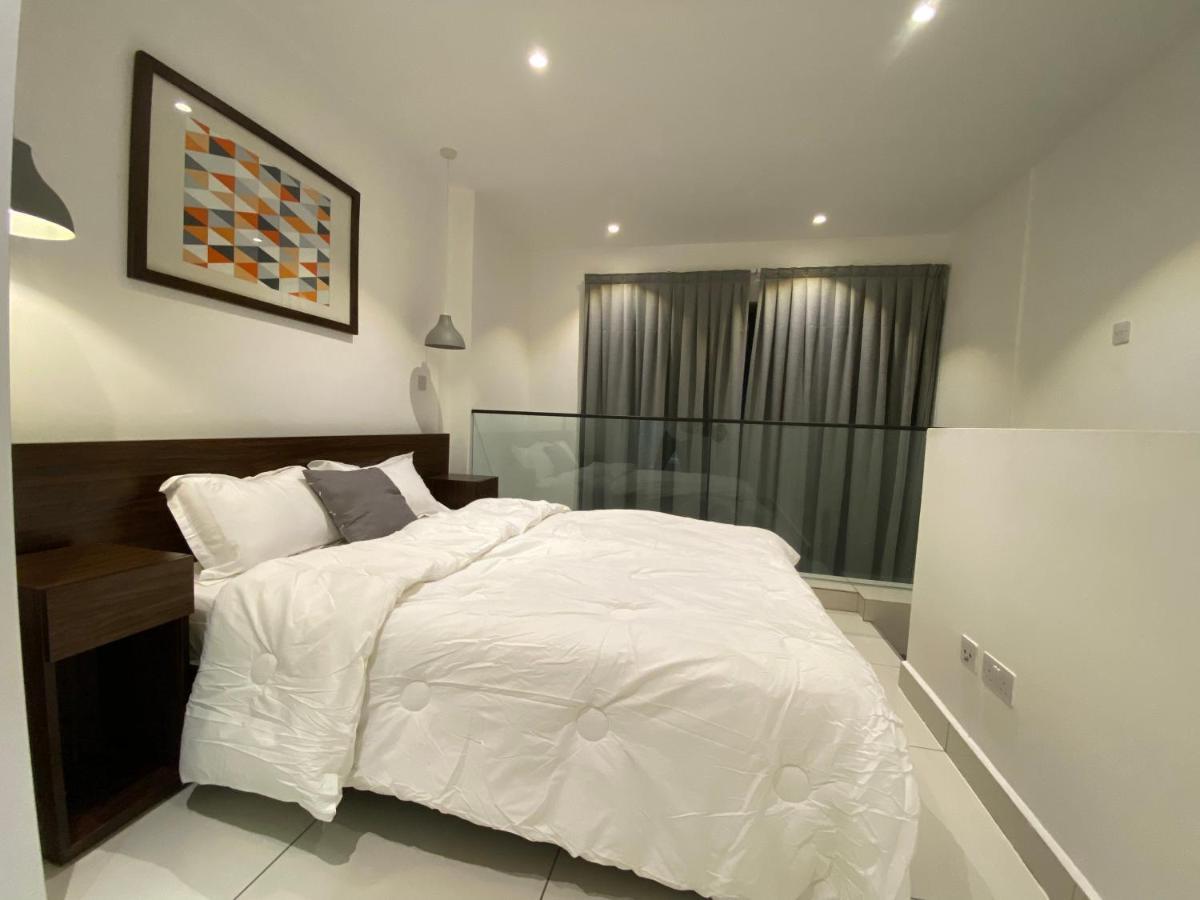 One Bedroom Apartment At A Embassy Gardens Cantonments アクラ エクステリア 写真