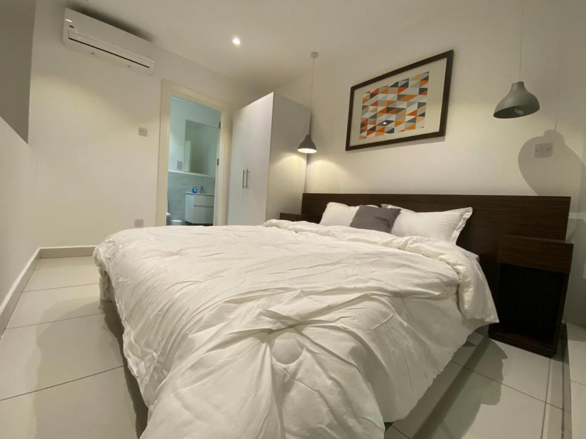One Bedroom Apartment At A Embassy Gardens Cantonments アクラ エクステリア 写真