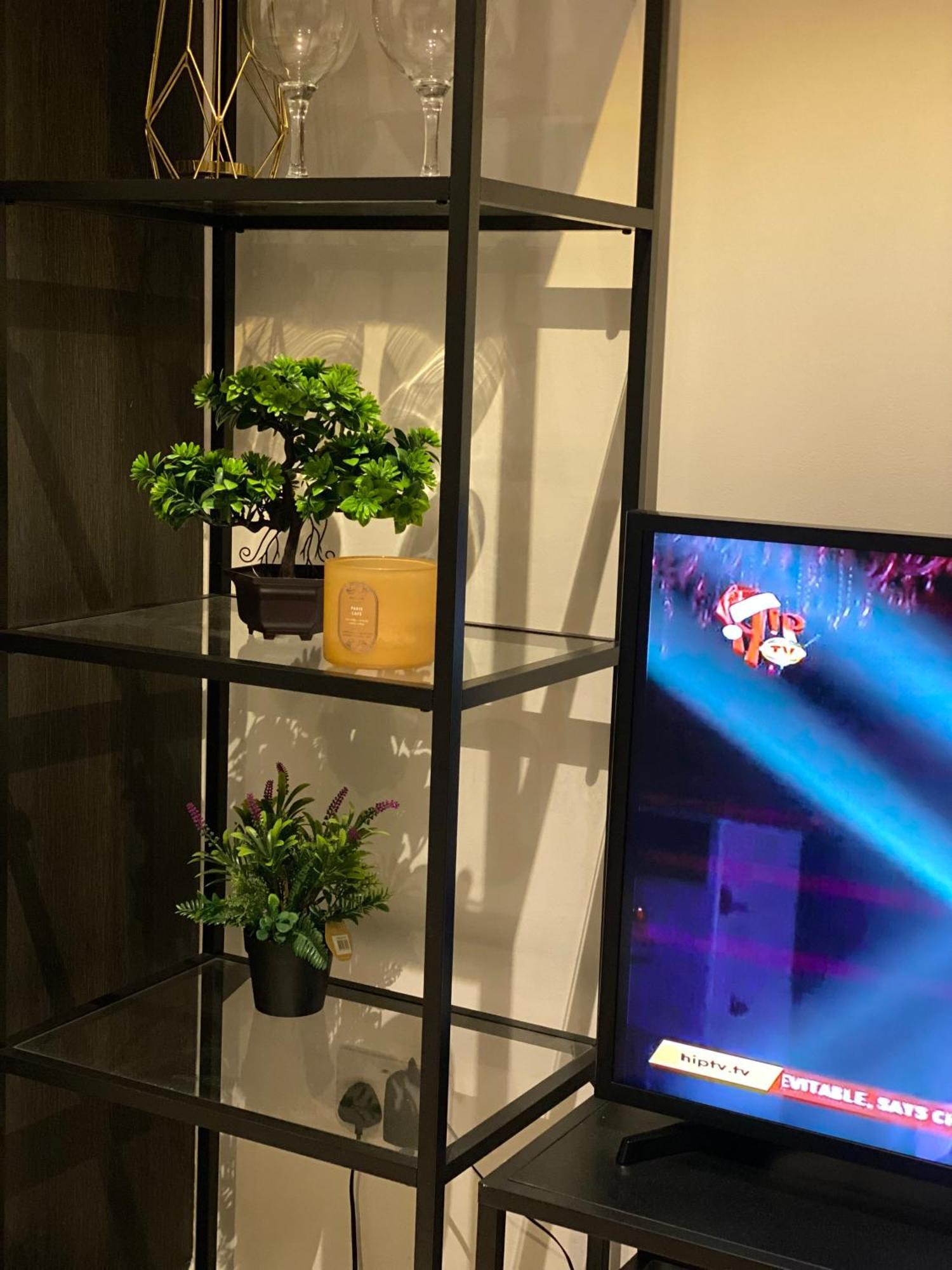 One Bedroom Apartment At A Embassy Gardens Cantonments アクラ エクステリア 写真